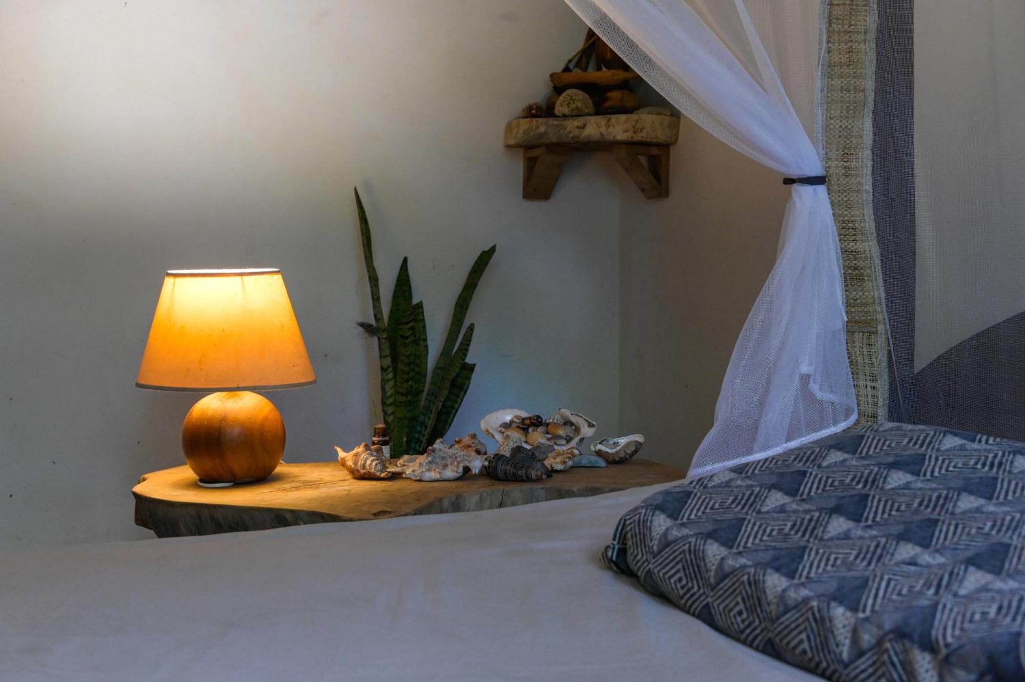 Shambala Madagascar: Beachfront Lodge And Adventures Ambolobozo Экстерьер фото