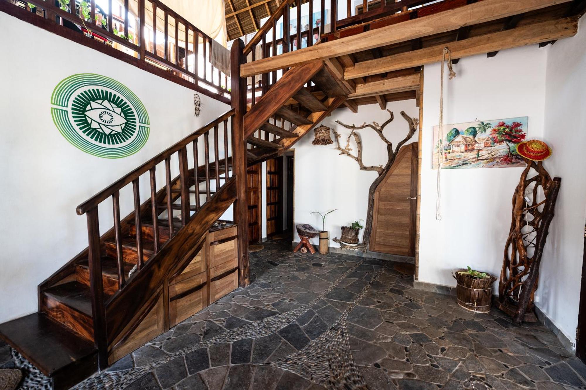 Shambala Madagascar: Beachfront Lodge And Adventures Ambolobozo Экстерьер фото
