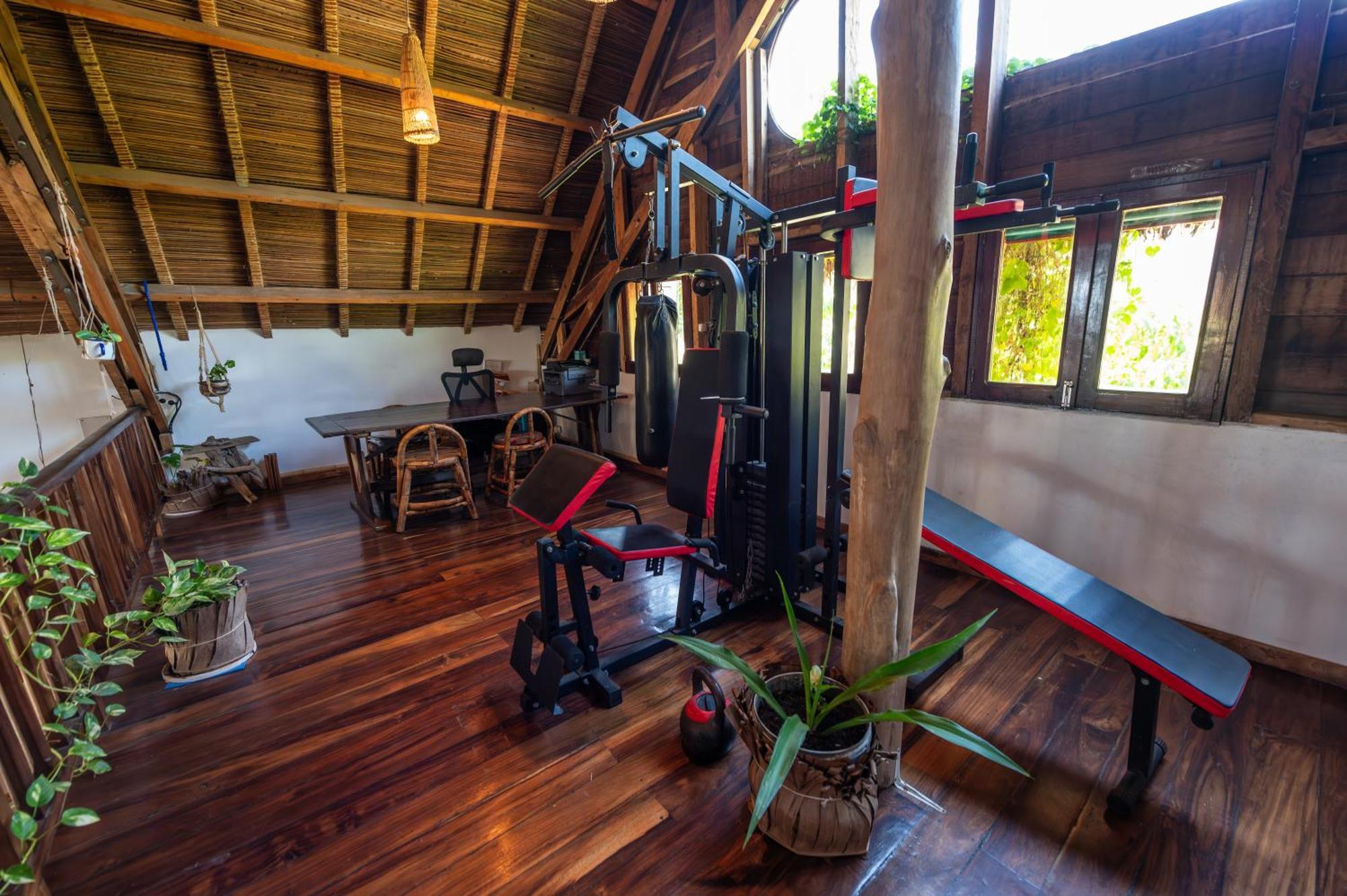 Shambala Madagascar: Beachfront Lodge And Adventures Ambolobozo Экстерьер фото