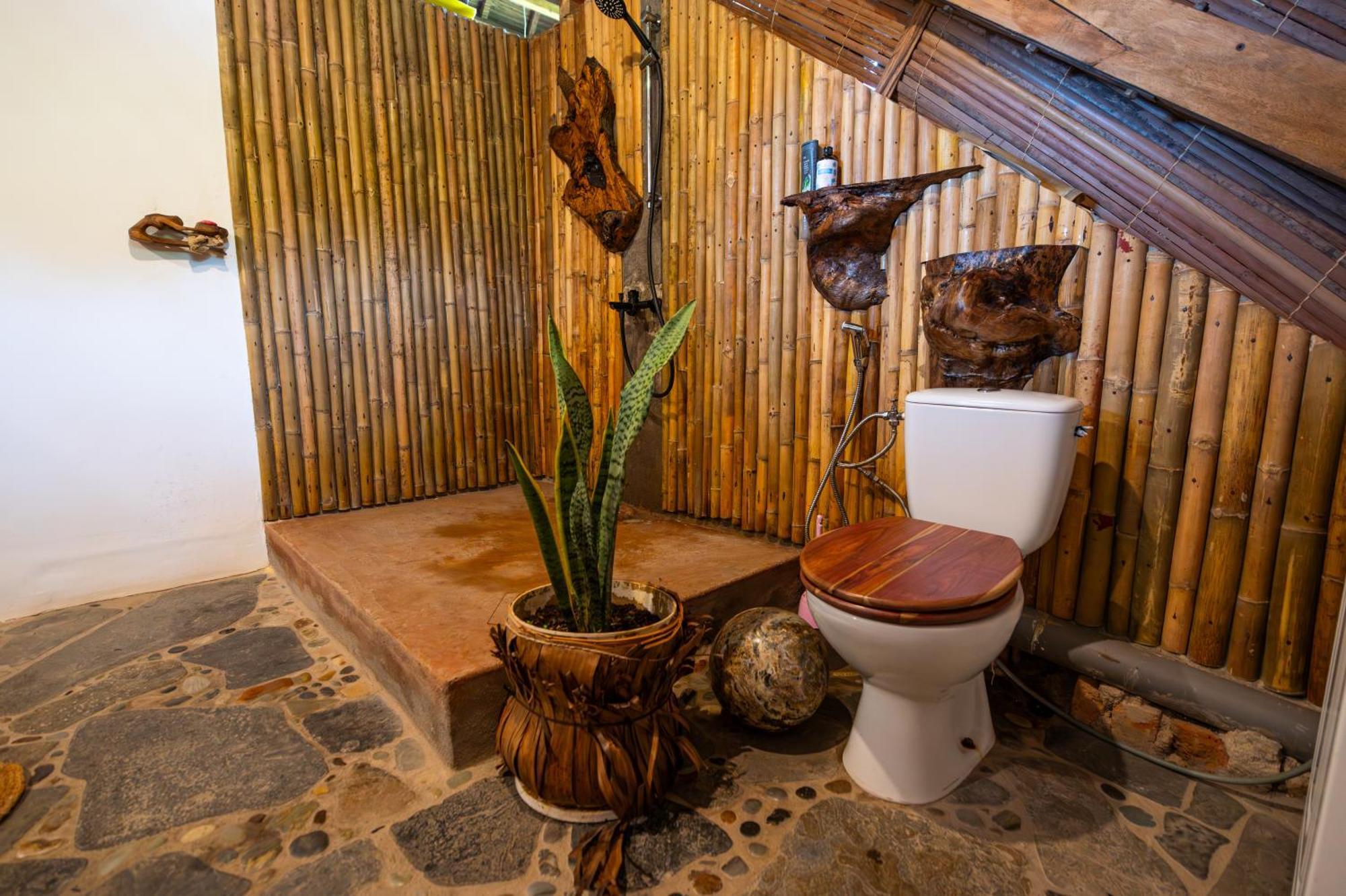 Shambala Madagascar: Beachfront Lodge And Adventures Ambolobozo Экстерьер фото