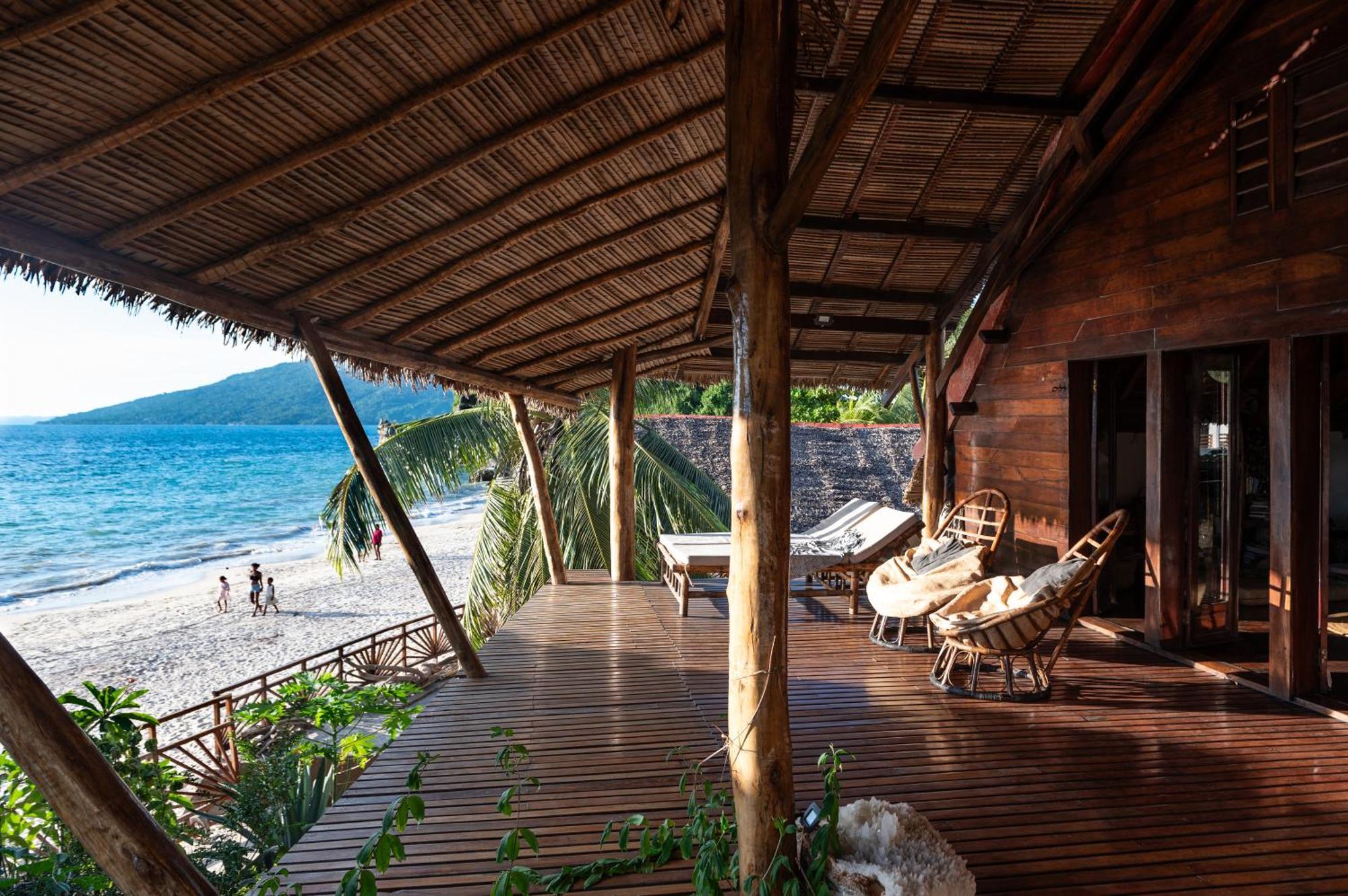 Shambala Madagascar: Beachfront Lodge And Adventures Ambolobozo Экстерьер фото
