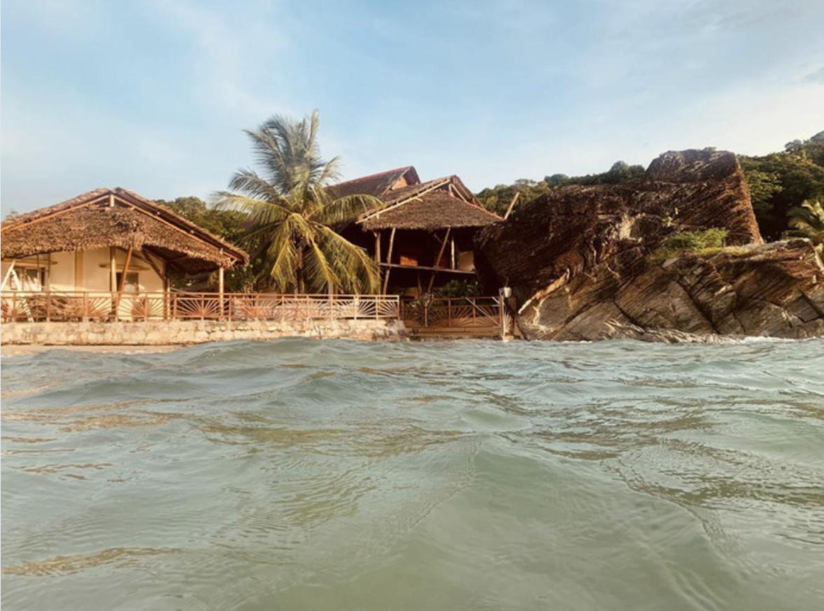 Shambala Madagascar: Beachfront Lodge And Adventures Ambolobozo Экстерьер фото